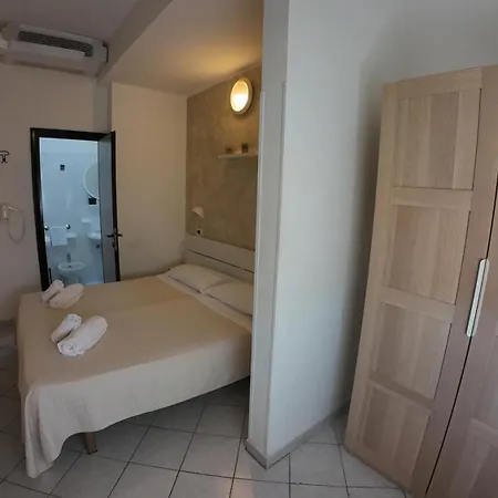 John Hotel