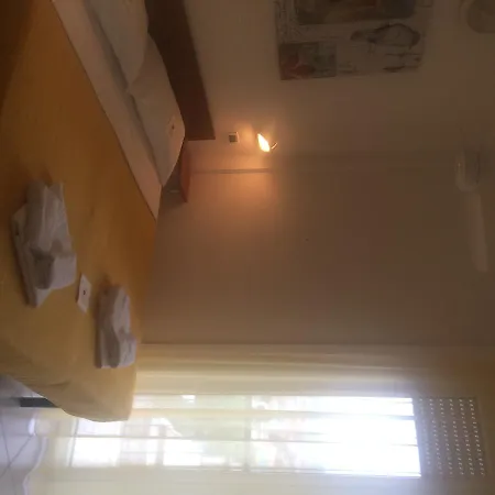 Hotel John 3*