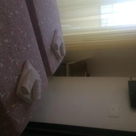 Hotel John 3*